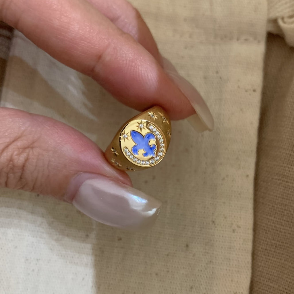 Lris Signet Ring