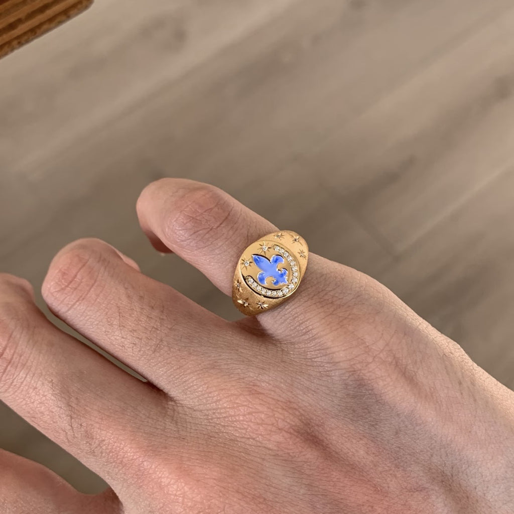 Lris Signet Ring